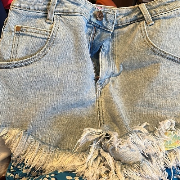 Dolls Kill sugar Thrillz Outta Sight Distressed Denim Shorts medium - Picture 2 of 5